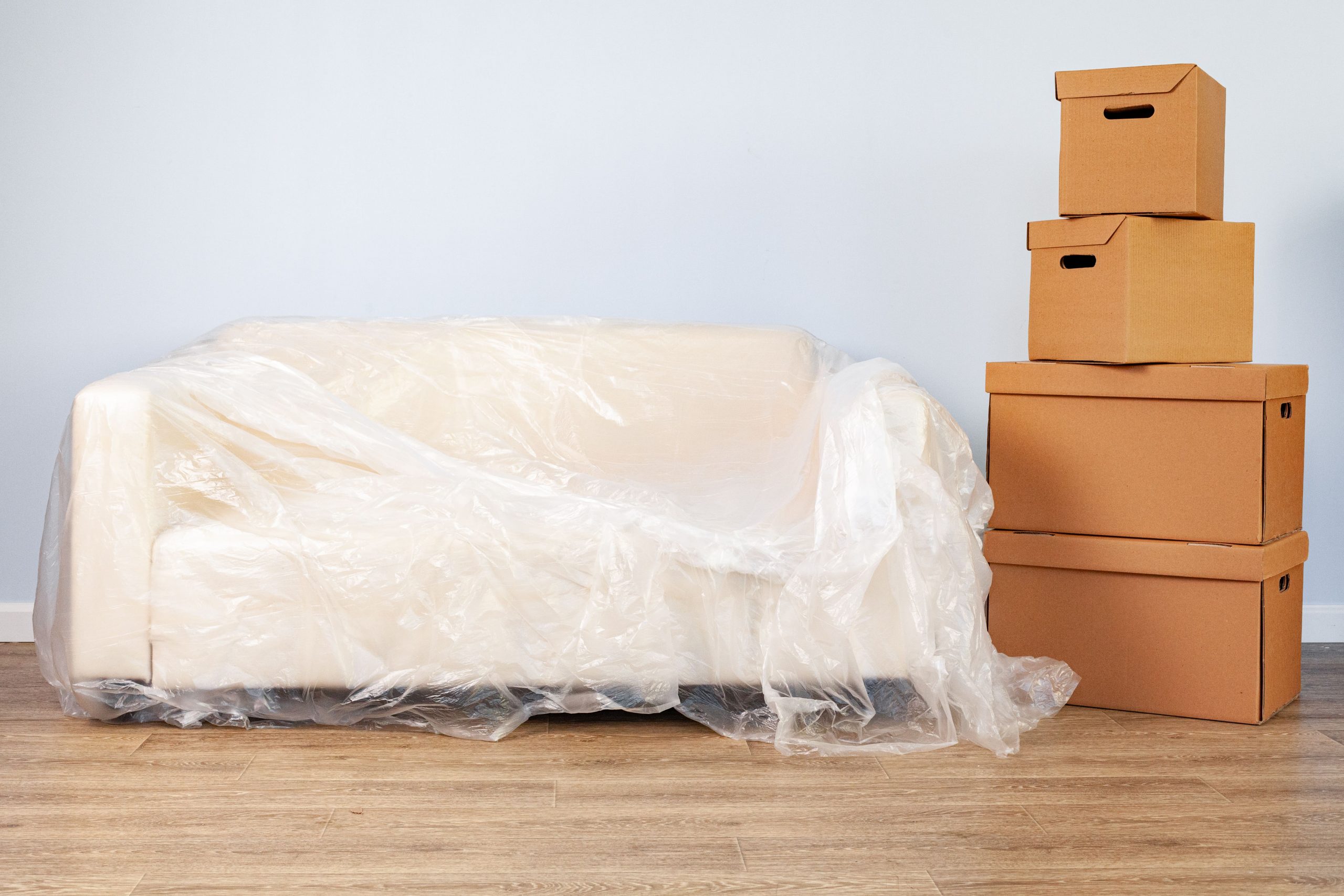 Embalaje para transportar muebles de madera y sofas